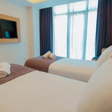 Alesta Midtown Hotel apartamentowy 4*