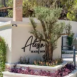 Ξενοδοχείο με διαμερίσματα Alesta Midtown