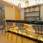 Alesta Midtown Φετιγιέ