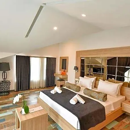 Alesta Midtown 4* Fethiye