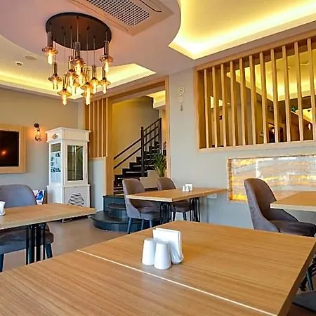 Alesta Midtown Aparthotel