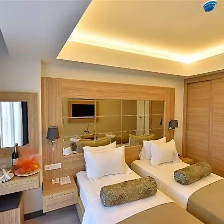 Aparthotel Alesta Midtown 4*